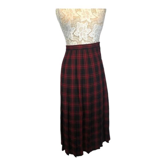 Vintage David Brooks wool plaid red & black skirt side button closing size small - Picture 2 of 11